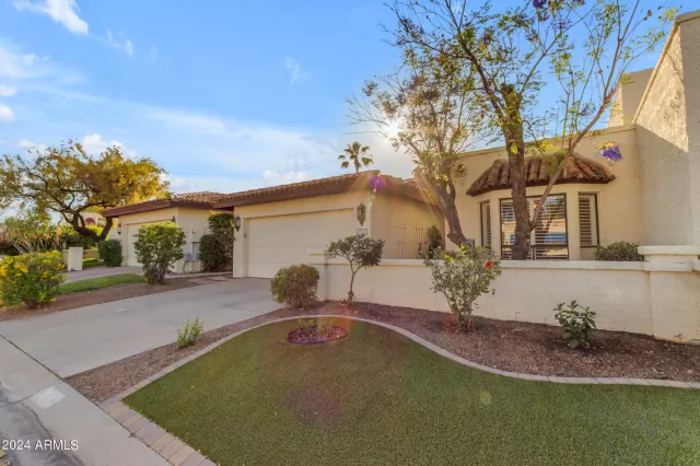 MLS: 6699575 Condo For Sale