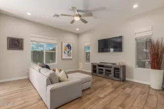 Photo #2: 6699605 Listing 