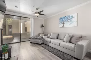 Photo #3: 6699706 Listing