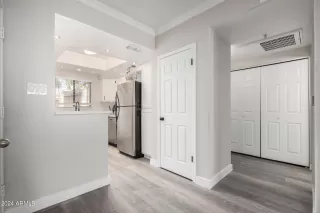 Photo #6: 6699706 Listing