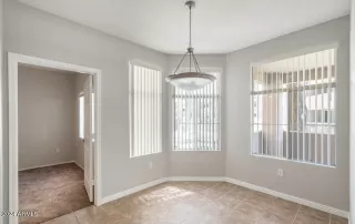 Photo #5: 6700100 Listing