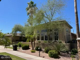 Photo #5: 6700370 Listing