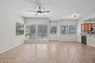 Photo #4: 6700400 Listing