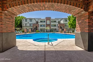 Photo #5: 6700404 Listing 