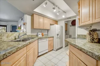 Photo #5: 6700750 Listing 