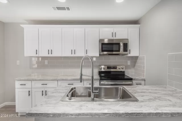 MLS: 6700835 Condo For Sale