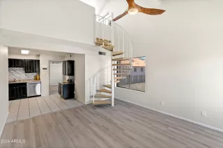 Photo #6: 6700949 Listing