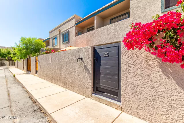 MLS: 6701111 Condo For Sale