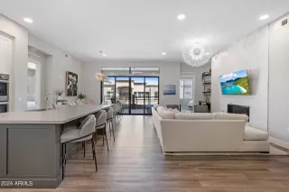 Photo #2: 6701158 Listing 