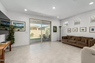 Photo #6: 6701330 Listing