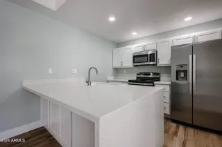 Photo #4: 6701390 Listing 