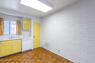 Photo #5: 6701956 Listing