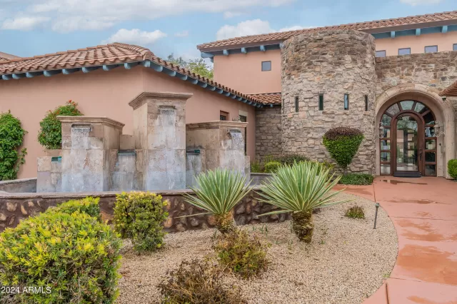 MLS: 6702017 Condo For Sale