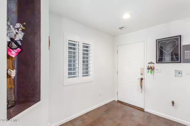 MLS: 6702389 Condo For Sale