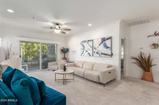 Photo #4: 6702389 Listing