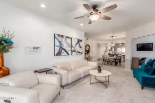 Photo #5: 6702389 Listing