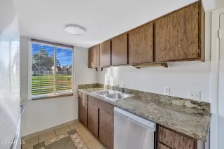 Photo #6: 6702440 Listing 