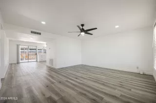 Photo #4: 6702558 Listing