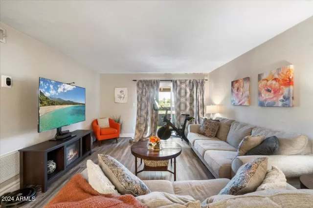 MLS: 6702742 Condo For Sale