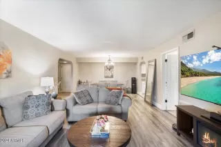 Photo #5: 6702742 Listing 