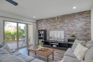 Photo #2: 6702950 Listing 