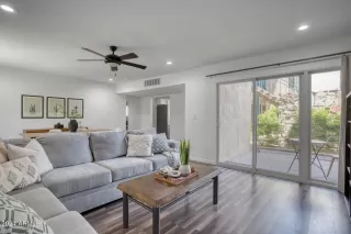 Photo #3: 6702950 Listing 