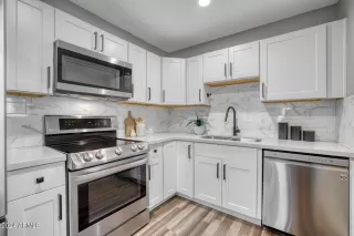 Photo #6: 6702950 Listing 