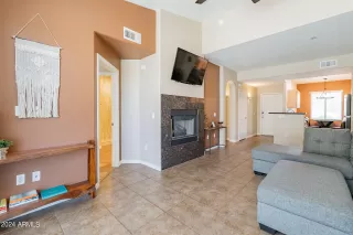 Photo #5: 6702988 Listing