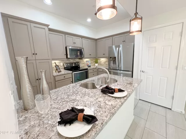 MLS: 6703118 Condo For Sale