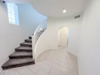 Photo #2: 6703118 Listing