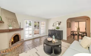 Photo #5: 6703228 Listing