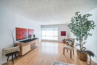 Photo #2: 6703229 Listing 