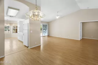 Photo #2: 6703323 Listing 