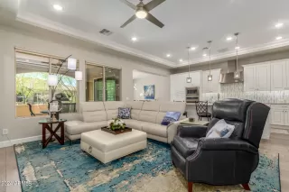 Photo #2: 6703401 Listing 