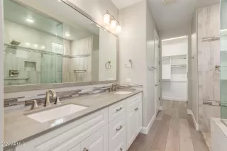 Photo #5: 6703401 Listing 