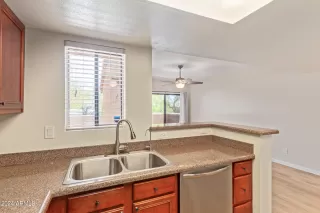 Photo #4: 6703597 Listing