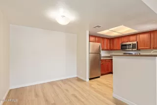 Photo #5: 6703597 Listing