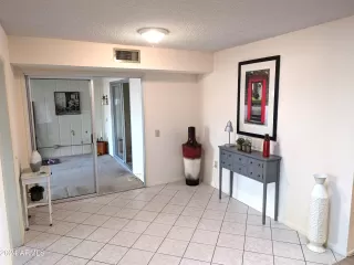 Photo #5: 6703603 Listing