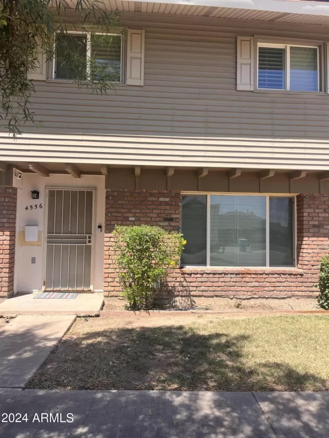 MLS: 6703750 Condo For Sale