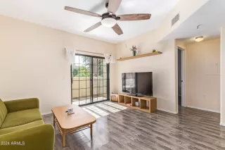 Photo #2: 6703887 Listing