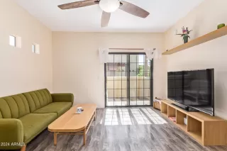 Photo #4: 6703887 Listing