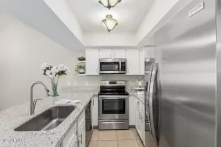 Photo #2: 6704128 Listing