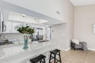 Photo #3: 6704128 Listing