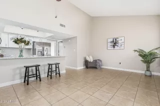 Photo #5: 6704128 Listing