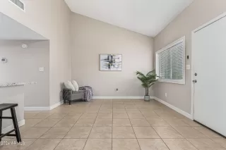 Photo #6: 6704128 Listing