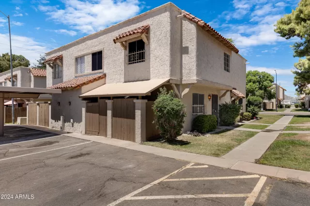 MLS: 6704322 Condo For Sale