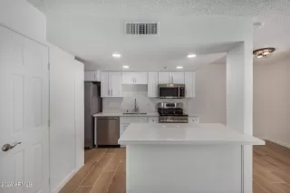 Photo #2: 6704349 Listing 