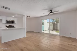 Photo #3: 6704349 Listing 