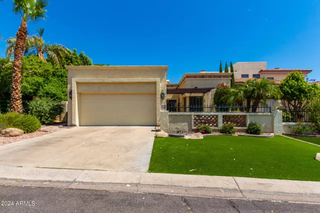 MLS: 6704465 Condo For Sale