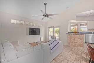 Photo #3: 6704465 Listing 